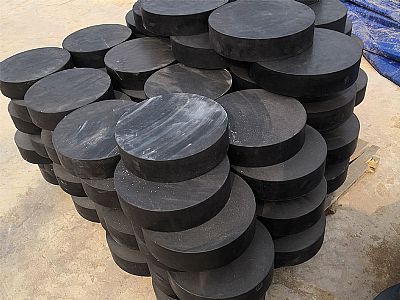桐城市板式橡胶支座由若干层橡胶片与薄钢板经加压硫化
